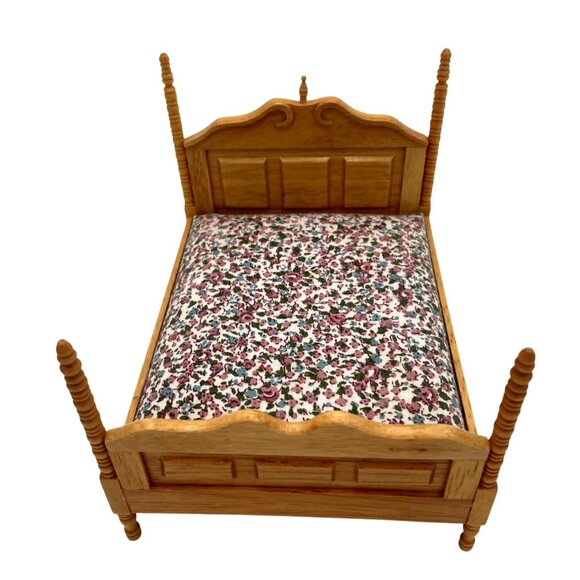 Decorative Miniature Wooden Bed Floral Mattress Dollhouses 5x2x5approx. - Picture 1 of 8